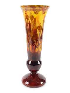 A La Verre Francais Cameo Glass Vase
Height 14 x diameter 5 inches.
