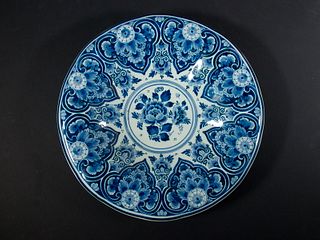 DELFT BLUE & WHITE CHARGER