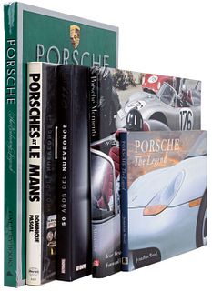 LOTE DE LIBROS SOBRE AUTOS PORSCHE. a) Porsche Moments. Photographs from Europe and Mexico, 1953 - 1962. b) Porsches at Le Mans.Pzs: 5.