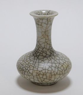 Chinese Ming Dynasty Guan Type Crackle Vase