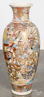Large Japanese Satsuma urn
