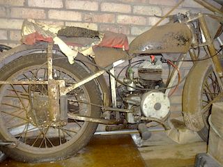 Barn find condition Family owned since 1951, unrestored bike Complete with V5 and buff log book