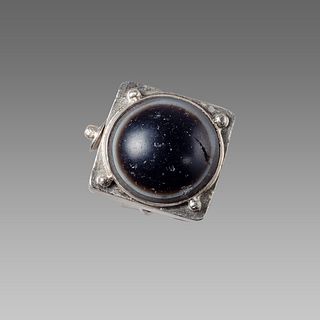Silver ring with Agate Eye Bead. 