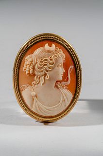 Victorian Gold Brooch with Cameo. 