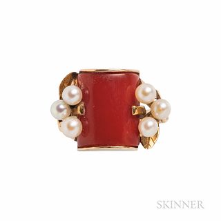 Ming's 14kt Gold and Coral Ring