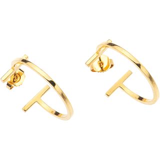 PAIR OF EARRINGS IN 18K YELLOW GOLD, TIFFANY & CO., TIFFANY T COLLECTION Weight: 4.9 g. Size: 0.39 x 0.9" (1.0 x 2.3 cm)
