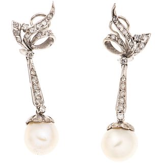 PAIR OF EARRINGS WITH CULTURED PEARLS AND DIAMONDS IN PALLADIUM SILVER 2 Cream-colored pearls and 36 8x8 cut diamonds ~0.80 ct