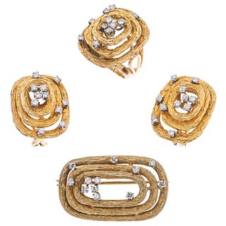 SET OF PENDANT / BROOCH, RING AND PAIR OF EARRINGS WITH DIAMONDS IN 10K AND 12K YELLOW GOLD 45 Brilliant cut diamonds