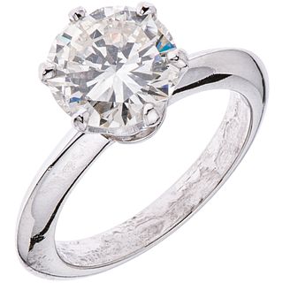 SOLITAIRE RING WITH DIAMOND IN PLATINUM 1 Brilliant cut diamond ~1.80 ct Clarity: SI2 Color: I-J. Weight: 5.2 g. Size: 4
