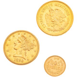 THREE COINS IN 21.6K AND 21K YELLOW GOLD of two national gold pesos, ten national gold pesos and five dollars. Total weight: 18.3 g