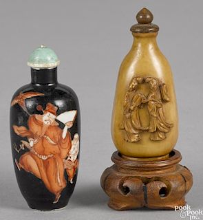 Chinese carved ivory snuff bottle, late 19th c.