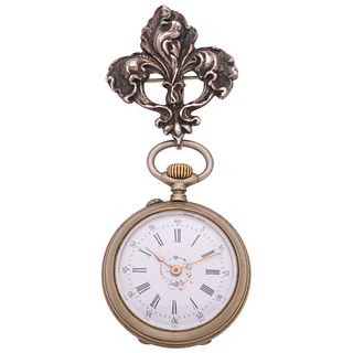 POCKET WATCH IN BASE METAL AND BROOCH IN SILVER  Movement: manual (does not change hours, requires service).