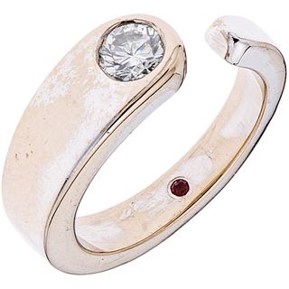 SOLITAIRE RING WITH DIAMOND AND RUBY IN 14K WHITE GOLD 1 Brilliant cut diamond ~0.25 ct and 1 Round cut ruby. Size: 4 ¾