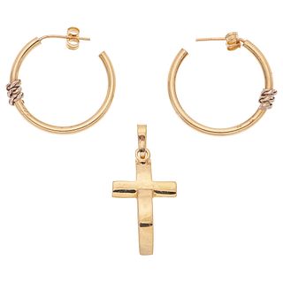 CROSS AND PAIR OF EARRINGS IN 14K YELLOW GOLD Weight: 6.0 g