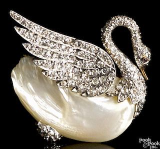 Yellow and white gold swan-form brooch with a mother of pearl body