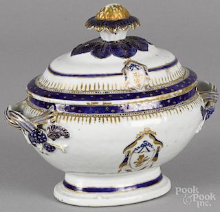 Chinese export porcelain sauce tureen, ca. 1790, 6 1/2'' h., 7 3/4'' w.