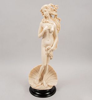 Anónimo. Nacimiento de Venus. Escultura en pasta . Con base color negro. 57 cm de altura.