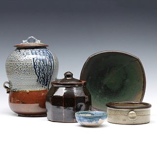A COLLECTION OF LATE 20TH CENTURY STUDIO POTTERY