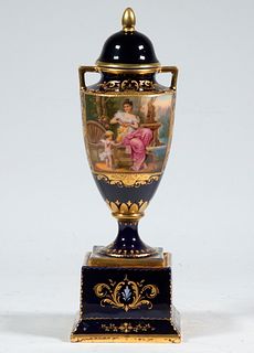 ROYAL VIENNA STYLE HAND PAINTED MANTEL URN