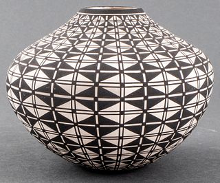 P. Estevano Southwest Pottery Vase, Acoma, NM