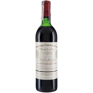 Château Cheval Blanc. Cosecha 1985. St. Émilion. 1er. Grand Cru Classé. Nivel: en el hombro superior.
