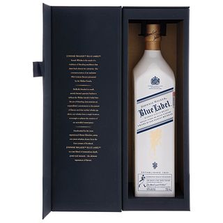 Johnnie Walker. Blue Label. Blended. Scotch whisky. Edición especial del año del mono. En estuche.
