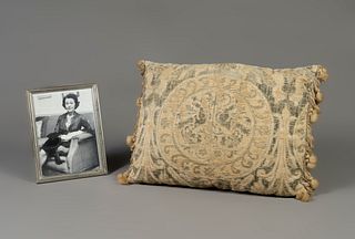 VIVIEN LEIGH. 
Sofa cushion. England 1950s. 
Silk and silk thread embroidery.