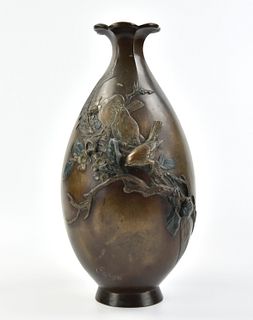 Japanese Bronze Vase w/ Magpie,Meiji Period