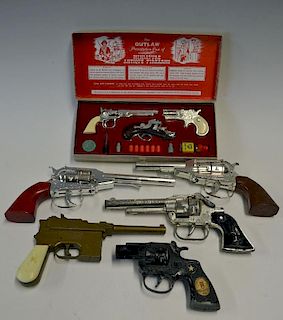 Selection of Toy Cap Guns to include Lone Star Dragnet, Young Mr Churchill, Cisco Kid, Cobra 45, Pec
