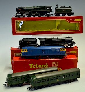 Selection of Tri-ang Hornby Engines including Princess Elizabeth with tender R633, Britannia with te