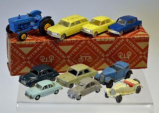 Selection of Toy and Model cars including Dinky, Lesney Ford Prefect No 30, Morris Minor 1000 No46,
