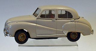 Victory Austin Somerset Saloon Toy Car c1950 Victory Industries of Guildford battery driven, 1/18 sc