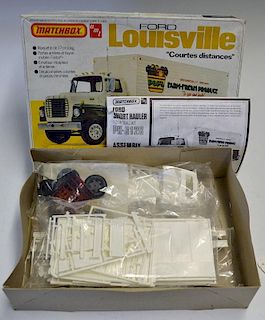 Matchbox /AMT Plastic modal kit Ford Louisville model number PK-6126 - 1:25 scale un-made in origina