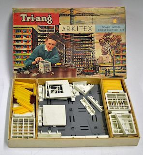 Tri-ang Arkitex 00 Scale Construction Kit c1960s c/w base, connectors and side panels and windows, a