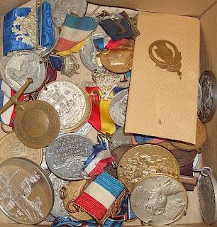 Large Selection of Commemorative and Coronation Medals inspection recommended (quantity)