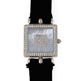 Van Cleef & Arpels Classique Diamond Bezel & Dial