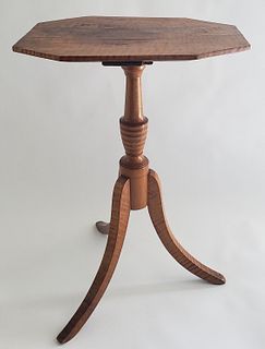 New England Tiger Maple Tripod Candlestand, 18th Century