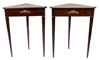 Pair of corner units; Governor Queen; Spain, around 1830. 
Mahogany and bronze map. 
Features a loose railing.