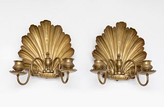 Pair of wall sconces following 17th century models. Holland, 19th century. 
Bronze gilt.