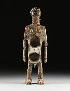 AN AFRICAN JUKUN/KORO PEOPLES WOOD FIGURAL CONTAINER, NIGERIA, 20TH CENTURY,