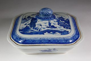 Canton Oblong Covered Vegetable Dish, mid-19th century