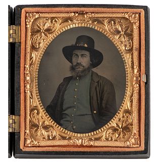 [CIVIL WAR]. Sixth plate tintype of bearded Union infantryman. N.p.: n.p., [1860s].