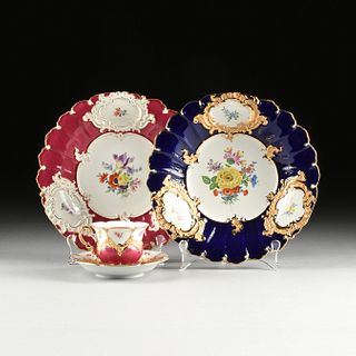 A GROUP OF FOUR MEISSEN PARCEL GILT AND FLORAL PAINTED PORCELAIN WARES, MARKED, 1970s,