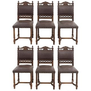 Lote de 6 sillas. Francia. Siglo XX. Estilo Enrique II. En talla de madera de nogal. Con respaldos semiabiertos y asientos.