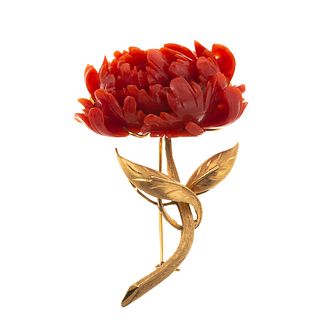 A Carved Coral Flower Brooch in 14K Yellow Gold