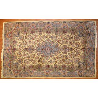 Semi-Antique Kerman Carpet, Persia, 9.10 x 16