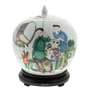 Chinese Export Porcelain Jar