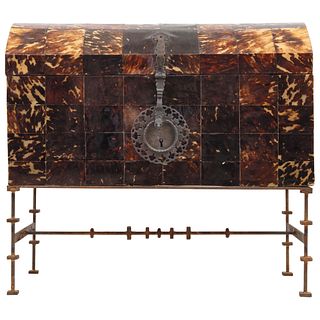 TRUNK 19TH CENTURY Made of wood with tortoiseshell plates. With fittings and forged metal sheet. 29.9 x 32.6" (76 x 83 cm)