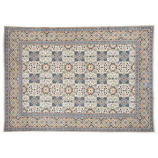 PERSIAN KASHAN KASHAN, IRÁN, Ca. 1960 Made by hand with natural dyes in beige, blue and gold. 158.6 x 112.5" (403 x 286 cm)