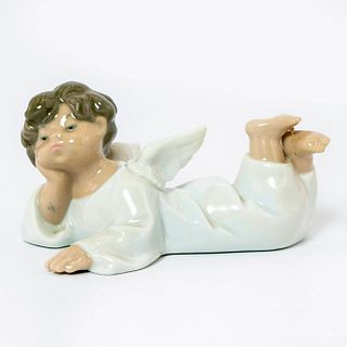 Angel, Reclining 1004541 - Lladro Porcelain Figure